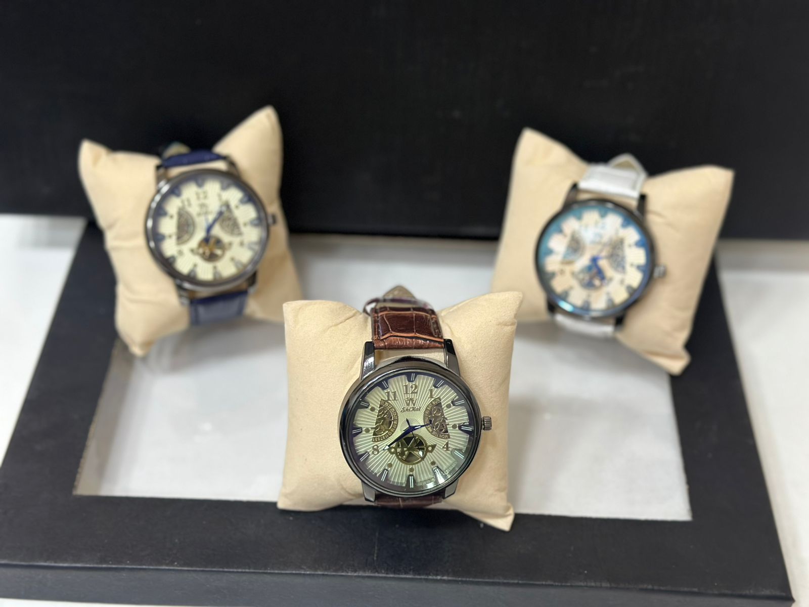 ساعة يد كلاسيكية ميكانيكية للرجال– تصميم فاخر مع حزام جلدي